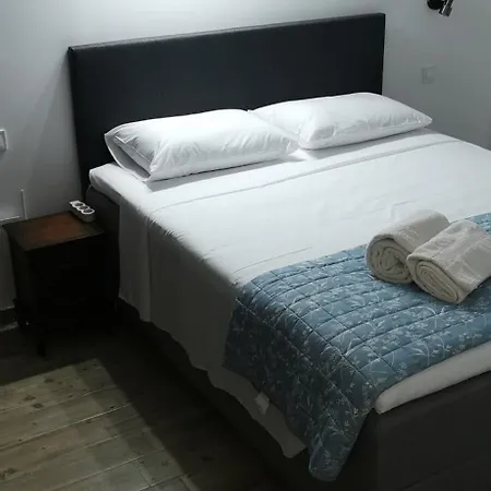 Thor Freyjas Of Poseidonia Syros House